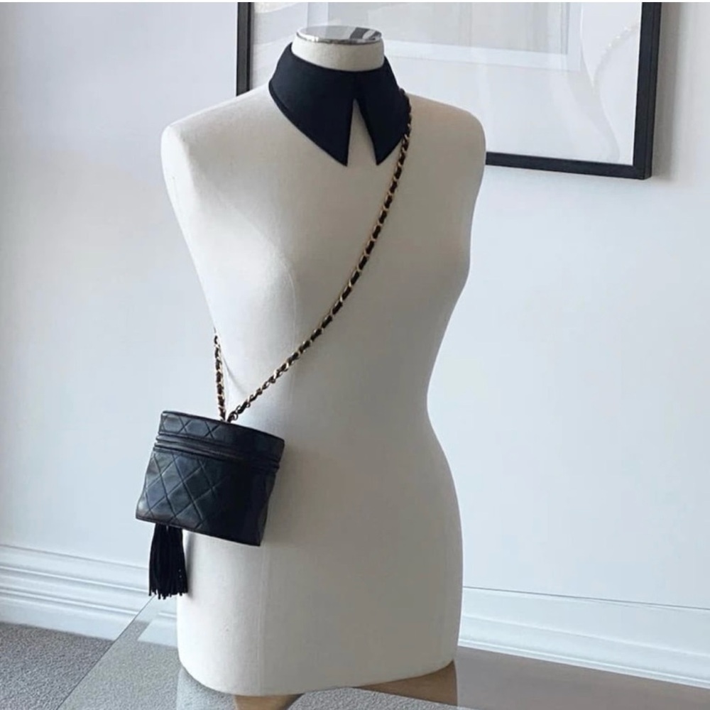 Authentic CHANEL vintage mini vanity bucket 24k gold black lambskin leather bag - Picture 2 of 14